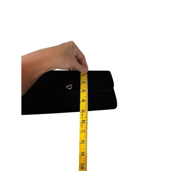 Vintage Victorias Secret Black Velvet Clutch Purse With Gold Heart Accent - Picture 6 of 9